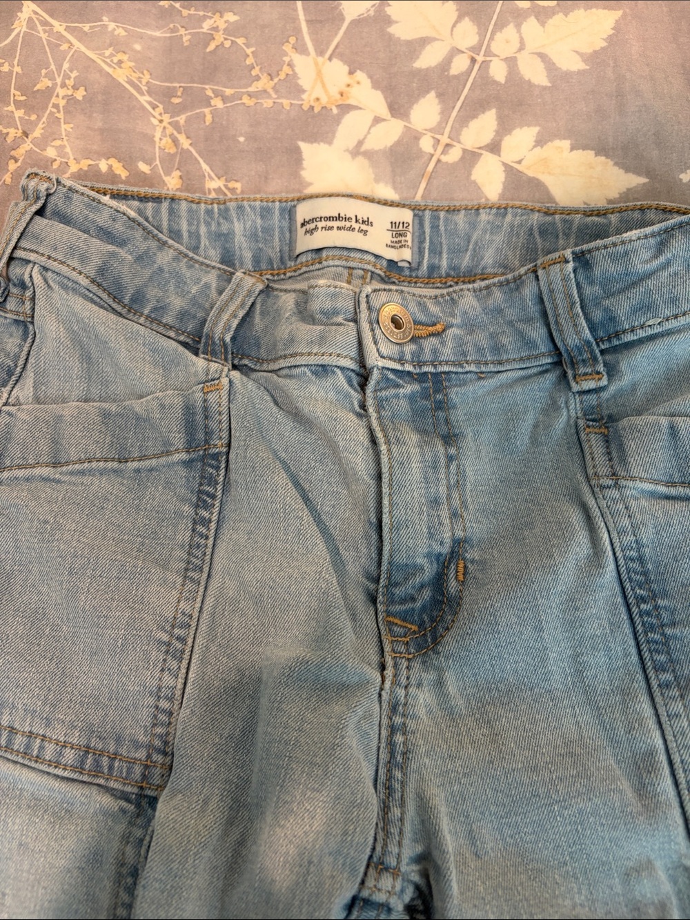 abercrombie kids Light Wash Denim Jeans